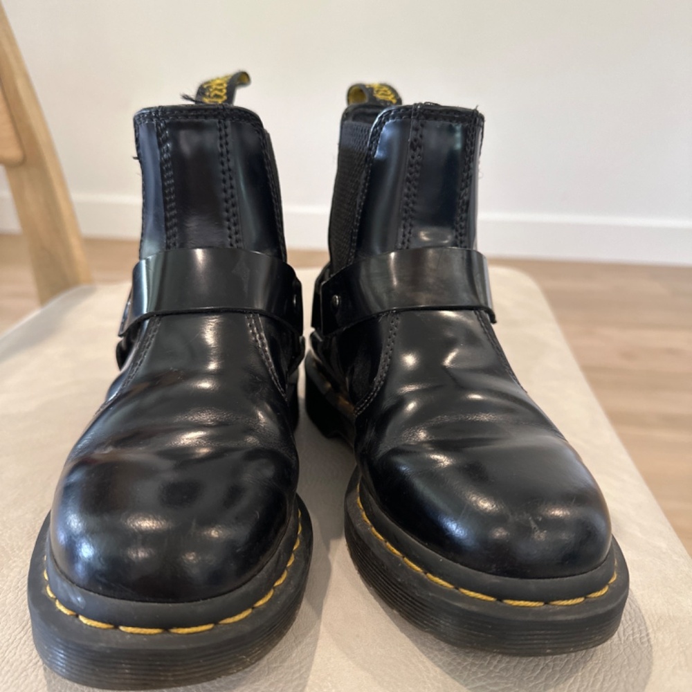 Used Dr. Martens Wincox boots (women’s 4 / girls 6)